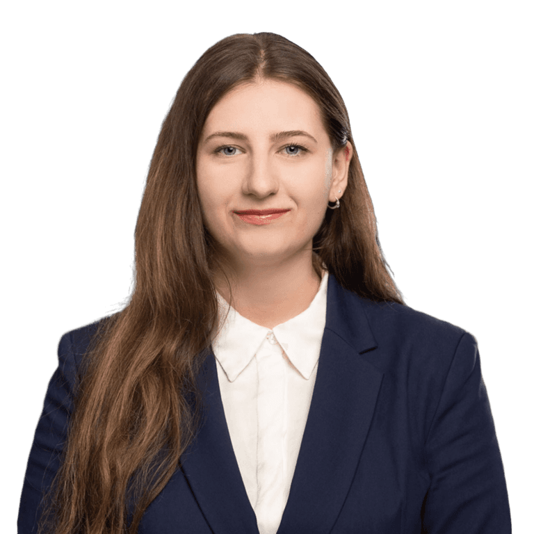 Ema Medveďová, Paralegal at PEERS Czechia
